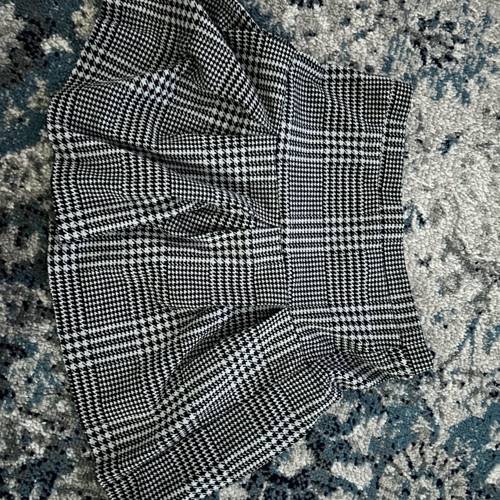 Classic Black and White Houndstooth Skirt